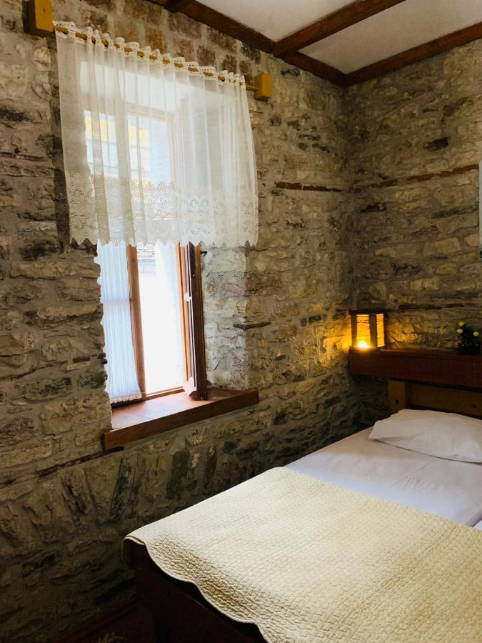Guest House And Hostel Val-Mar Gjirokastër Dış mekan fotoğraf