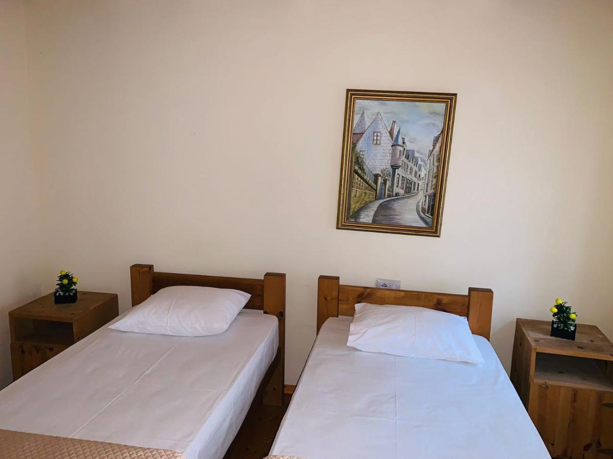 Guest House And Hostel Val-Mar Gjirokastër Dış mekan fotoğraf